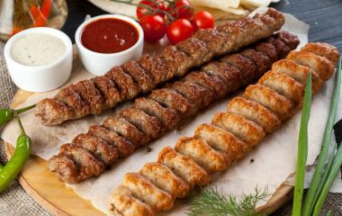 Как приготовить сочный люля-кебаб из свинины на мангале?