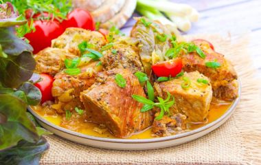 Нежный гуляш из свинины в афганском казане — быстро и вкусно