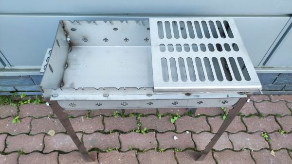 Мангал из нержавеющей стали 3 мм L-700 с откидной решеткой