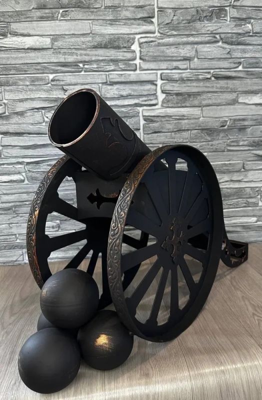 Подставка для шампуров Пушка